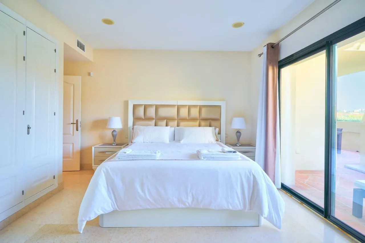 Capanes Del Golf Apartment Benahavis