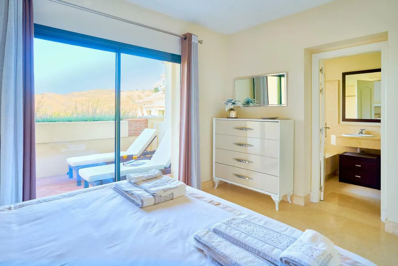 Capanes Del Golf Apartment Benahavis